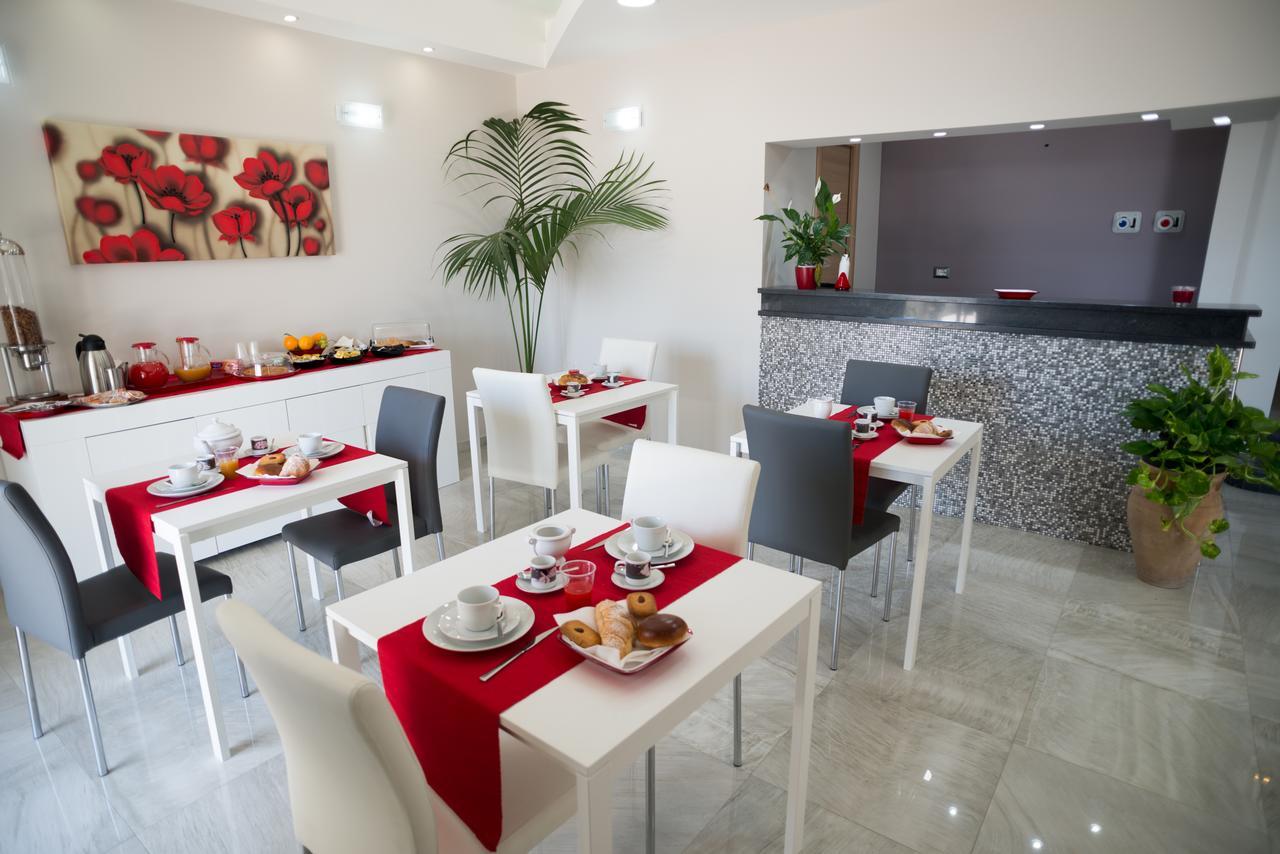 Riva Del Sol Acomodação com café da manhã Santa Teresa Di Riva Exterior foto